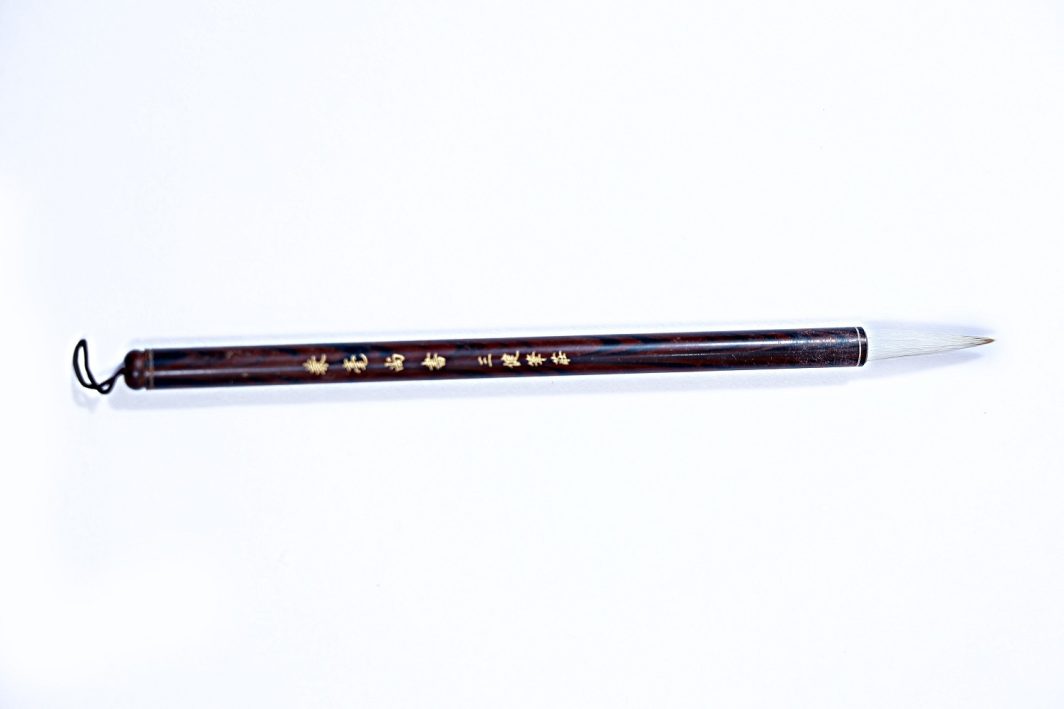 Chinese Mop Brush (Brown Long Handle Thick Brush Goat Hair) for Calligraphy & Watercolors - Image 3