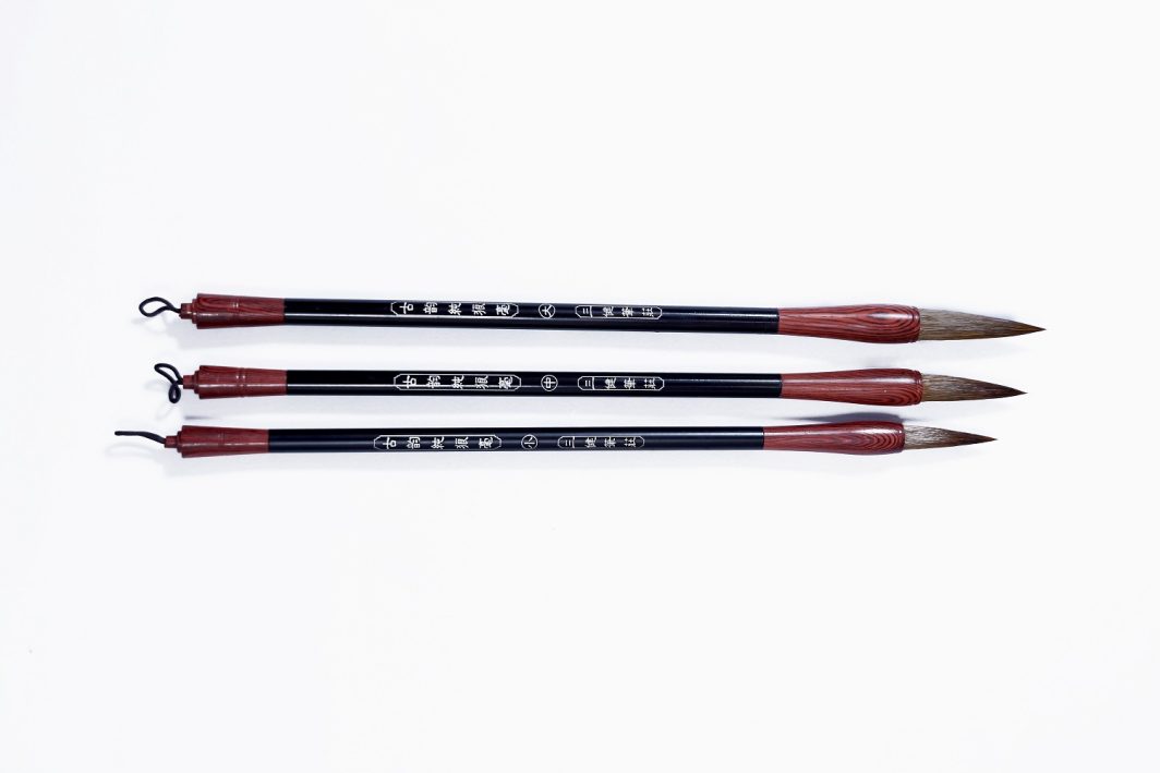 Chinese Mop Brush Large (Black Handle & Red Ferrule) for Calligraphy & Watercolors - Image 5