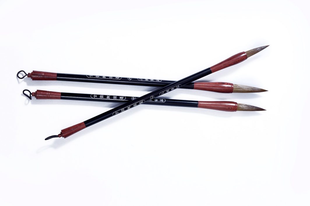 Chinese Mop Brush Set (Black Handle & Red Ferrule) for Calligraphy & Watercolors - Image 5